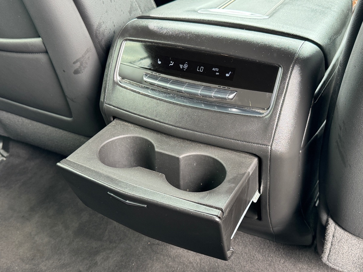 2022 Cadillac Escalade Luxury - Photo 21