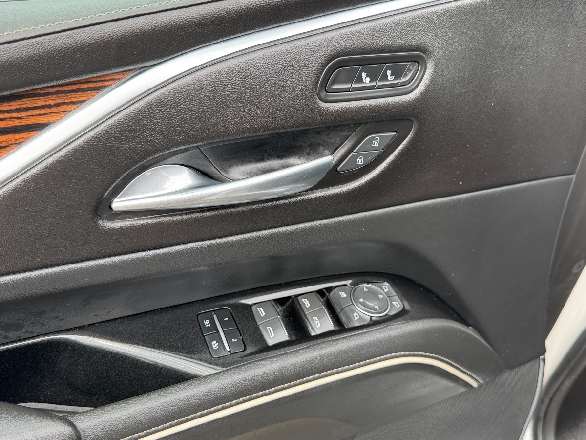 2022 Cadillac Escalade Luxury - Photo 27