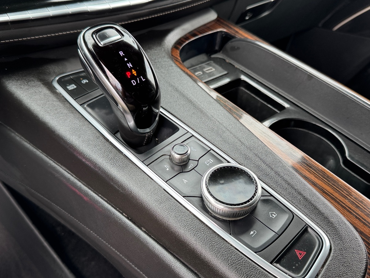 2022 Cadillac Escalade Luxury - Photo 29