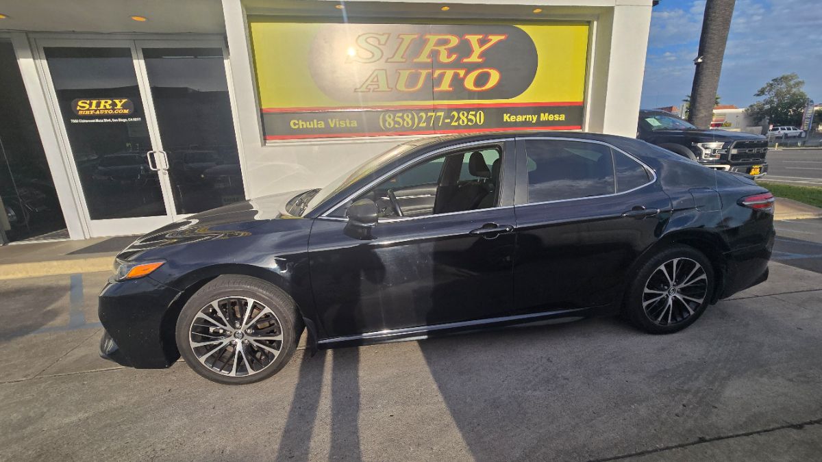 View vehicle photo 3