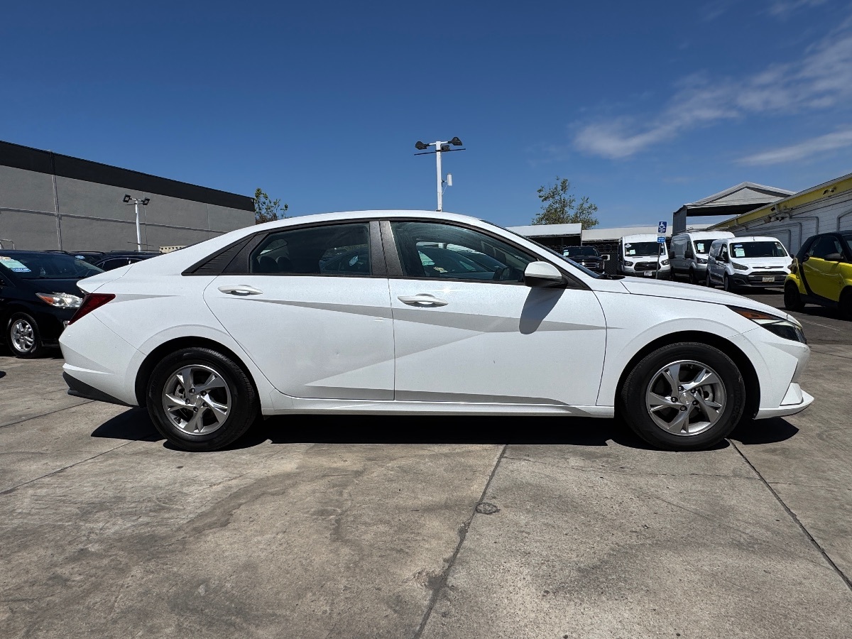 2021 Hyundai Elantra SE - Photo 6