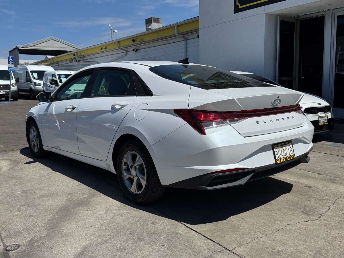 2021 Hyundai Elantra SE - Photo 9