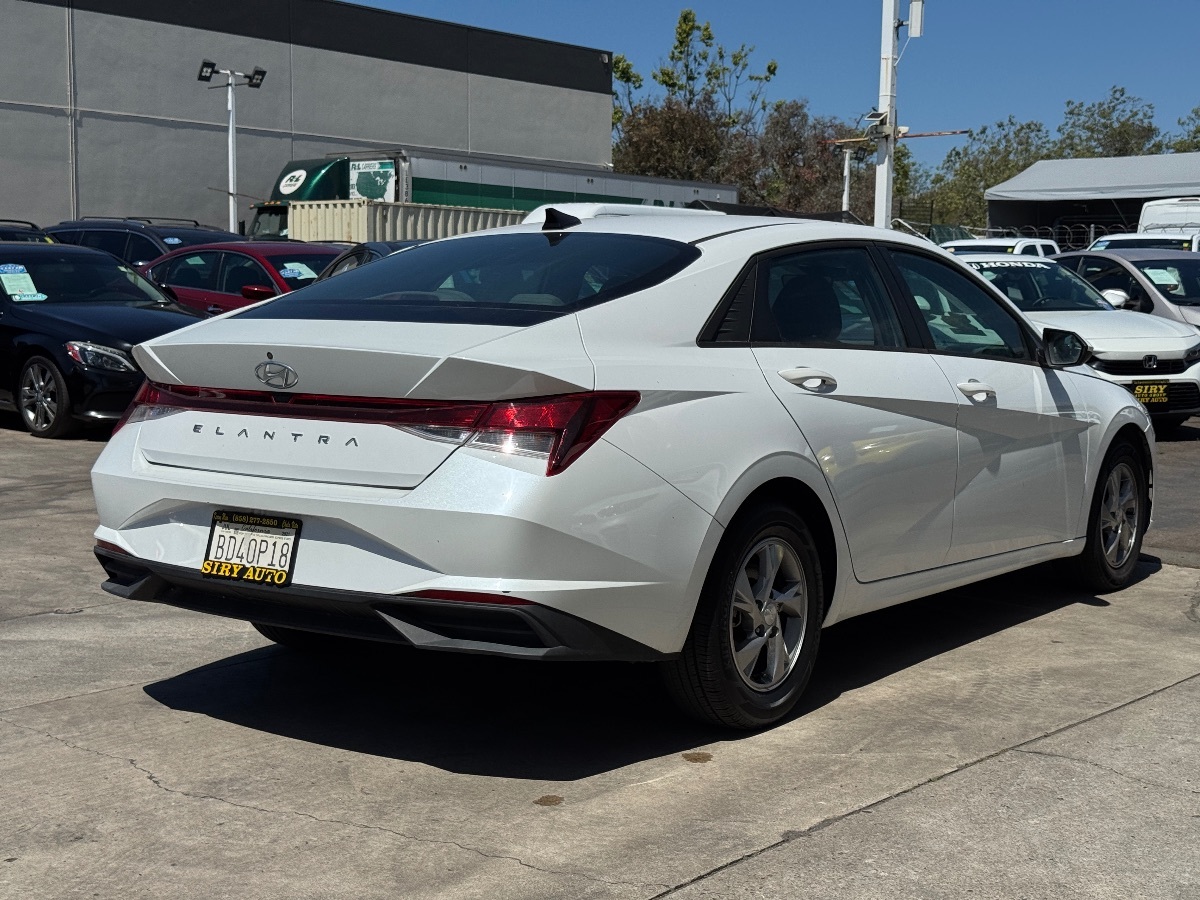 2021 Hyundai Elantra SE - Photo 11