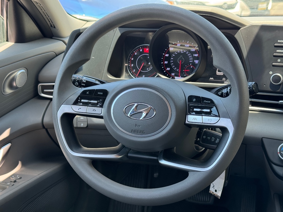 2021 Hyundai Elantra SE - Photo 20
