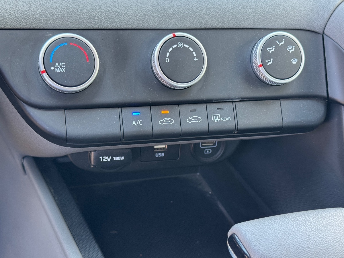 2021 Hyundai Elantra SE - Photo 25