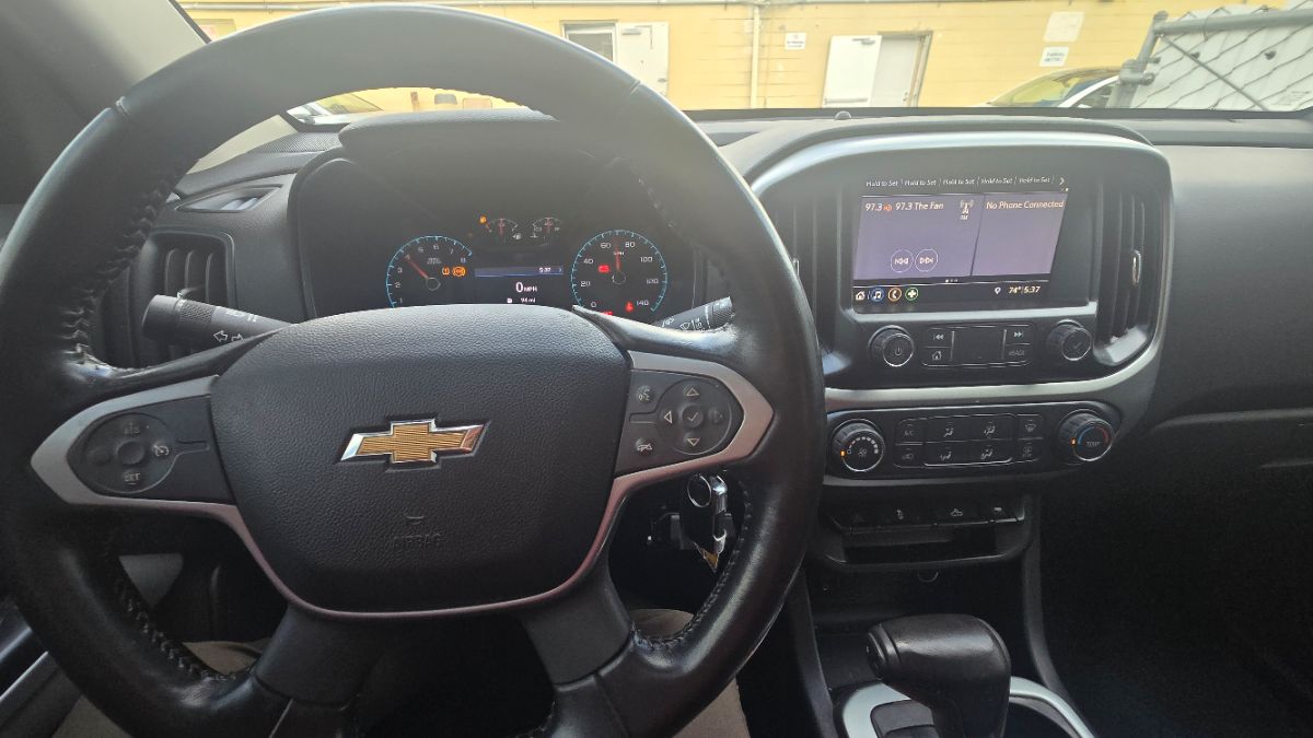 View vehicle photo 5