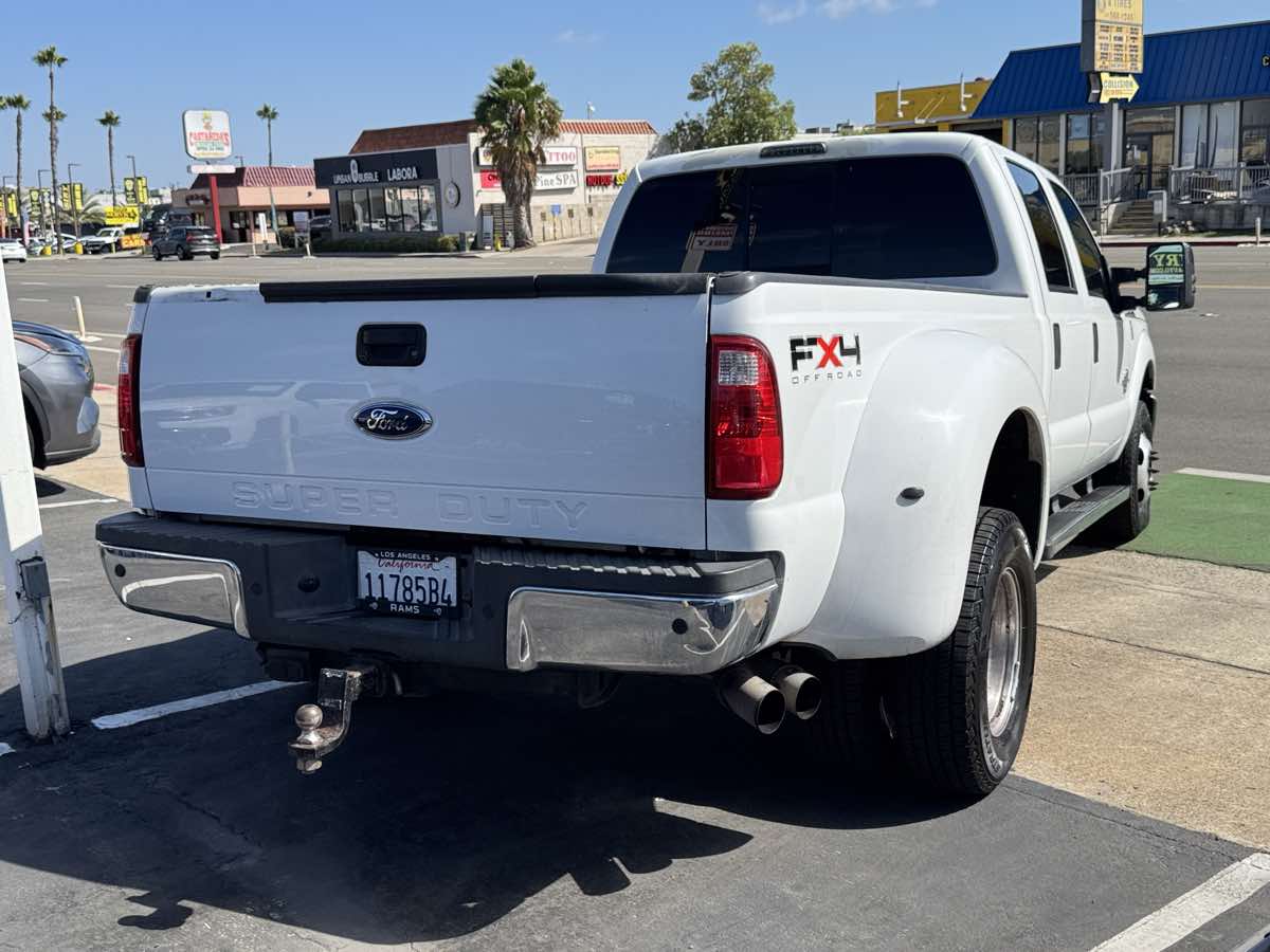 Photo 11 of this Ford Super Duty F-350 DRW