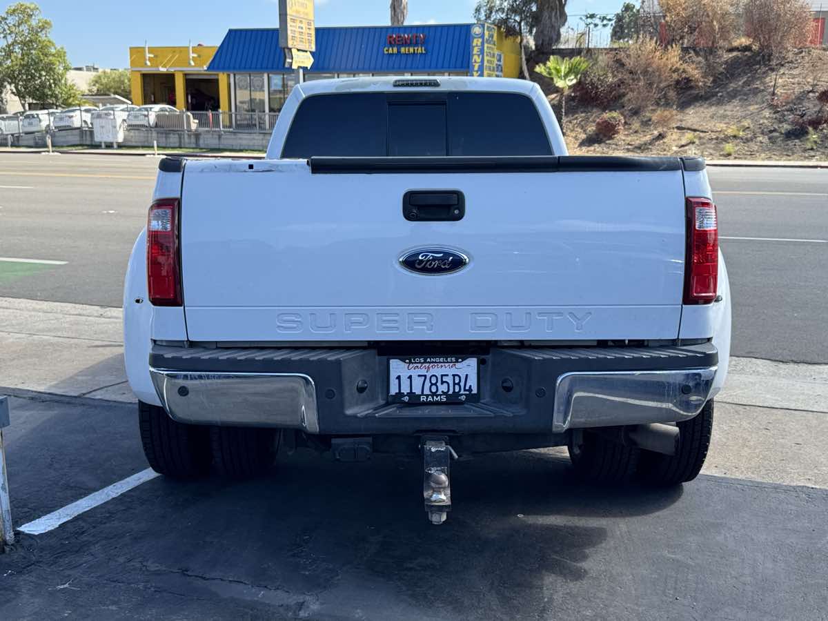 Photo 12 of this Ford Super Duty F-350 DRW