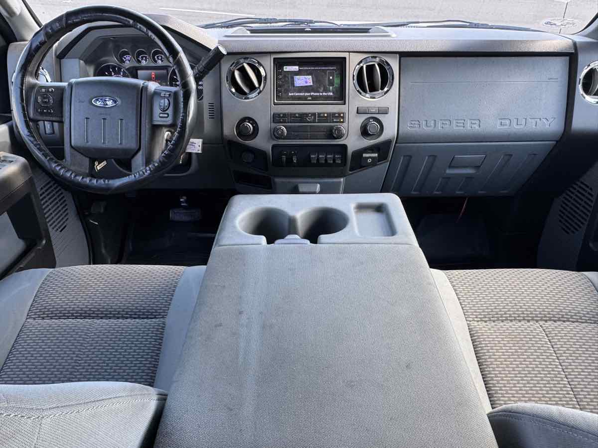 Photo 15 of this Ford Super Duty F-350 DRW