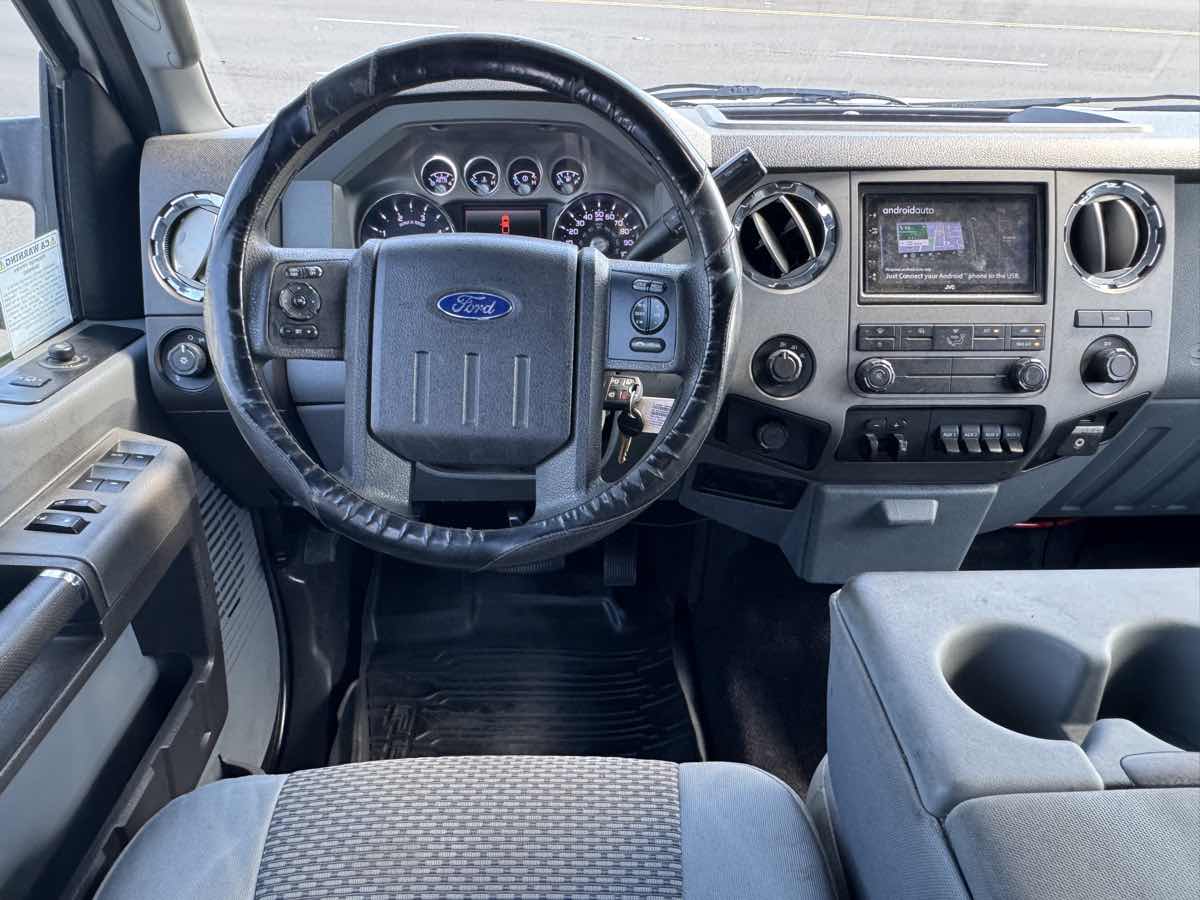 Photo 16 of this Ford Super Duty F-350 DRW