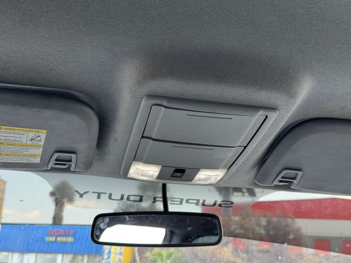 Photo 17 of this Ford Super Duty F-350 DRW