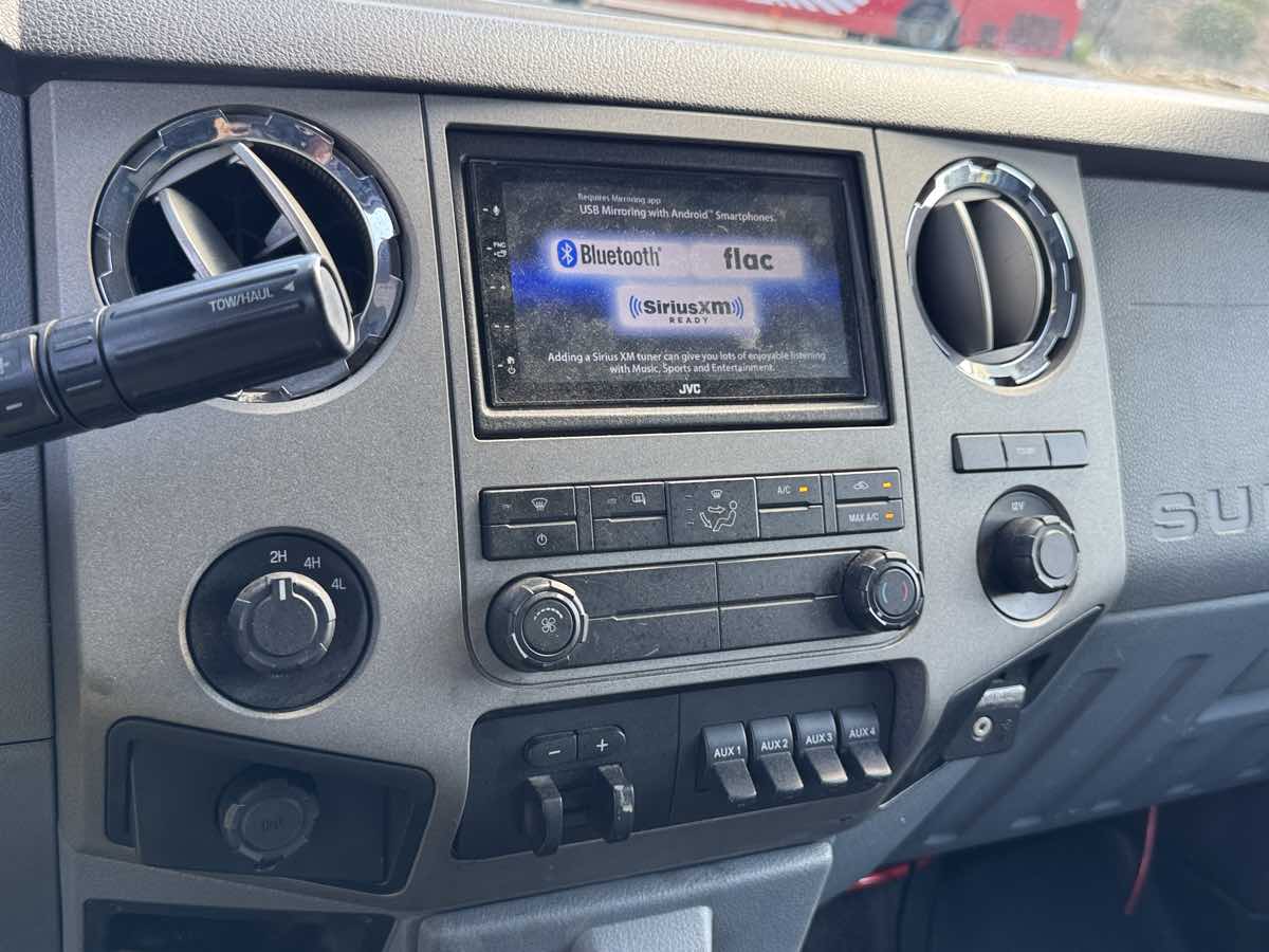 Photo 22 of this Ford Super Duty F-350 DRW