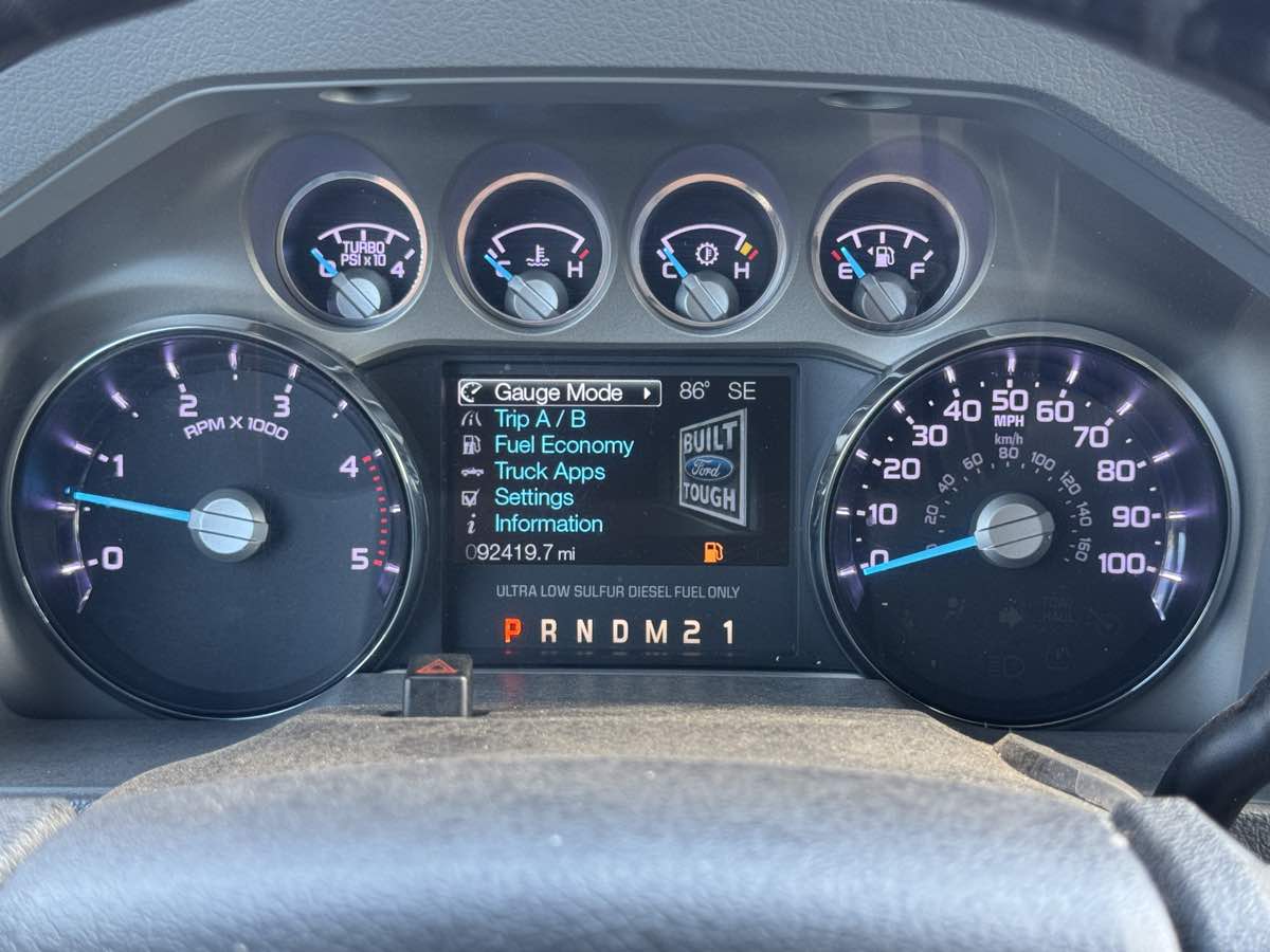 Photo 28 of this Ford Super Duty F-350 DRW
