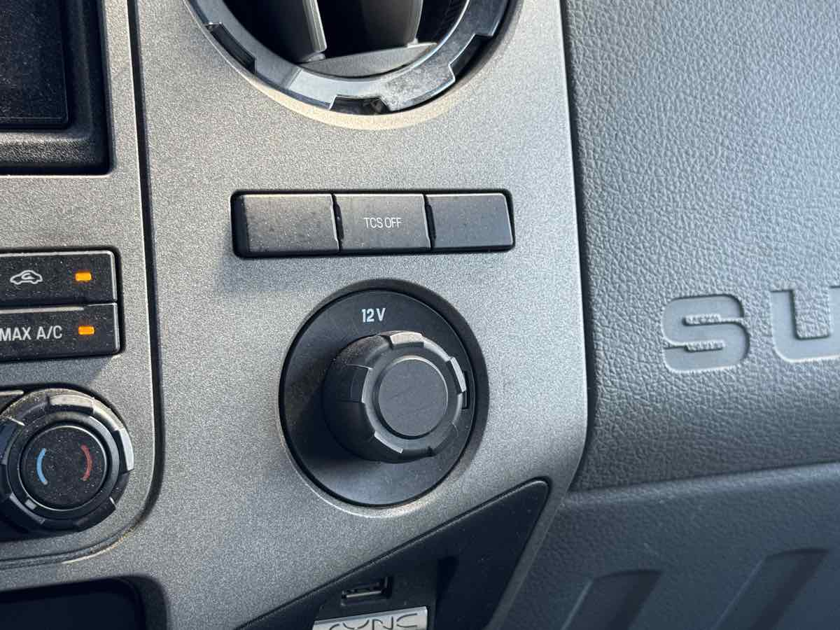 Photo 24 of this Ford Super Duty F-350 DRW