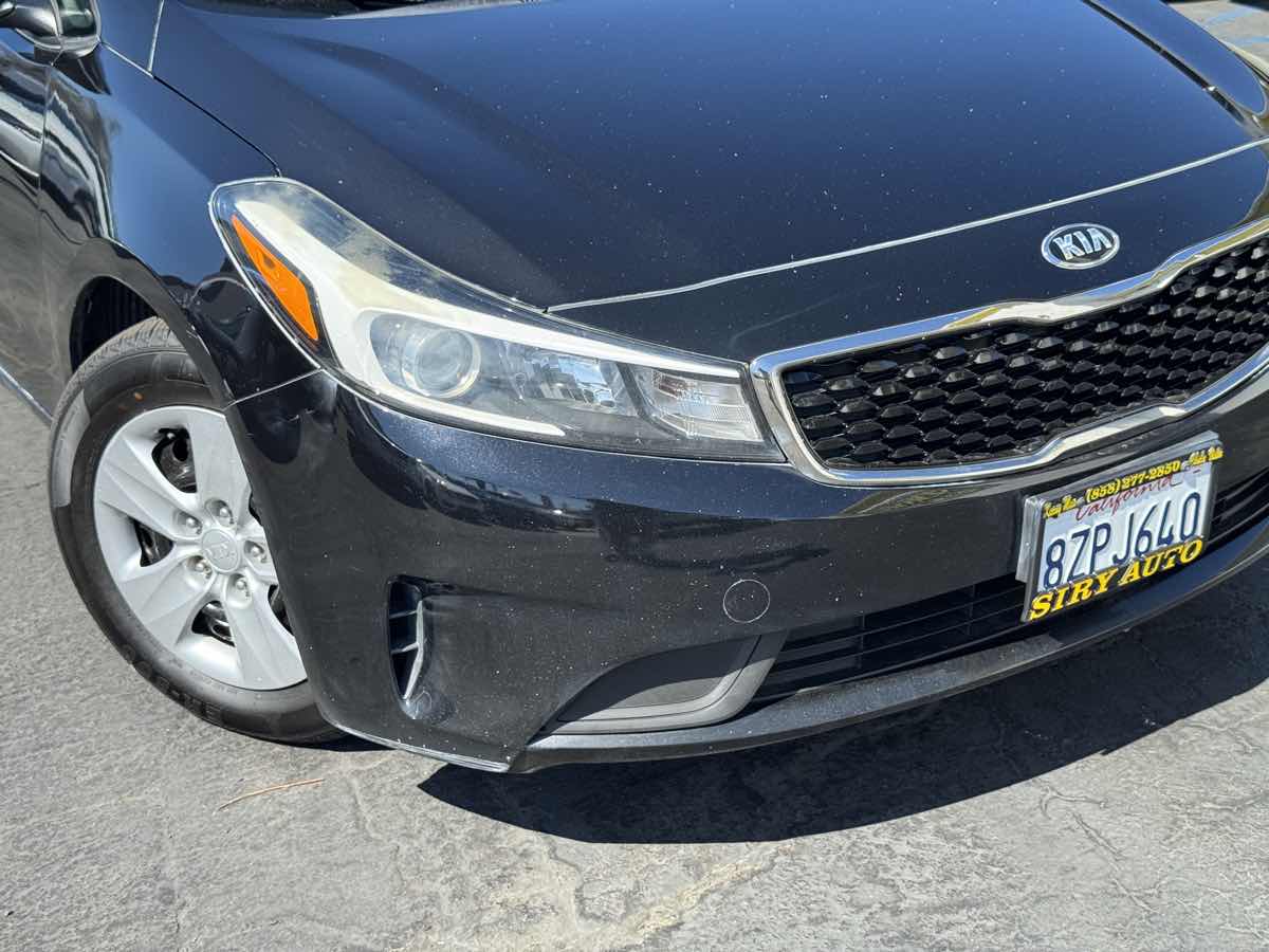 Photo 3 of this Kia Forte
