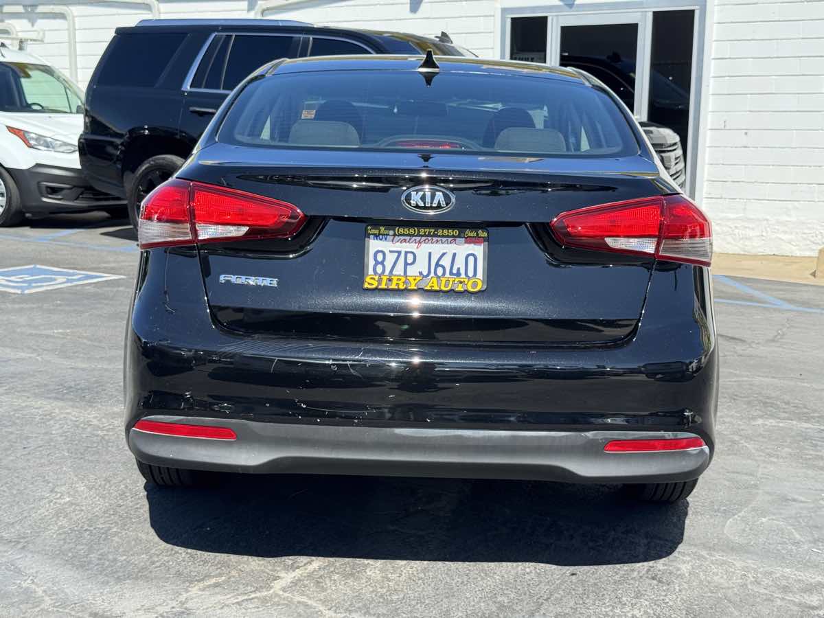 Photo 10 of this Kia Forte