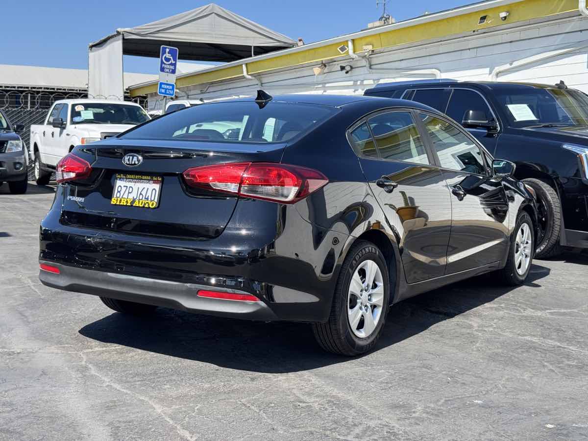 Photo 11 of this Kia Forte