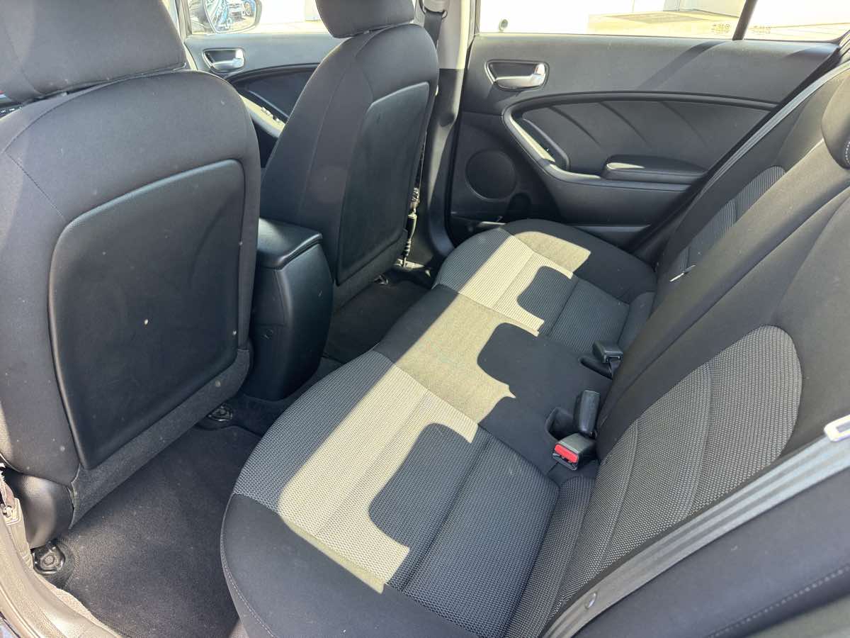 Photo 16 of this Kia Forte