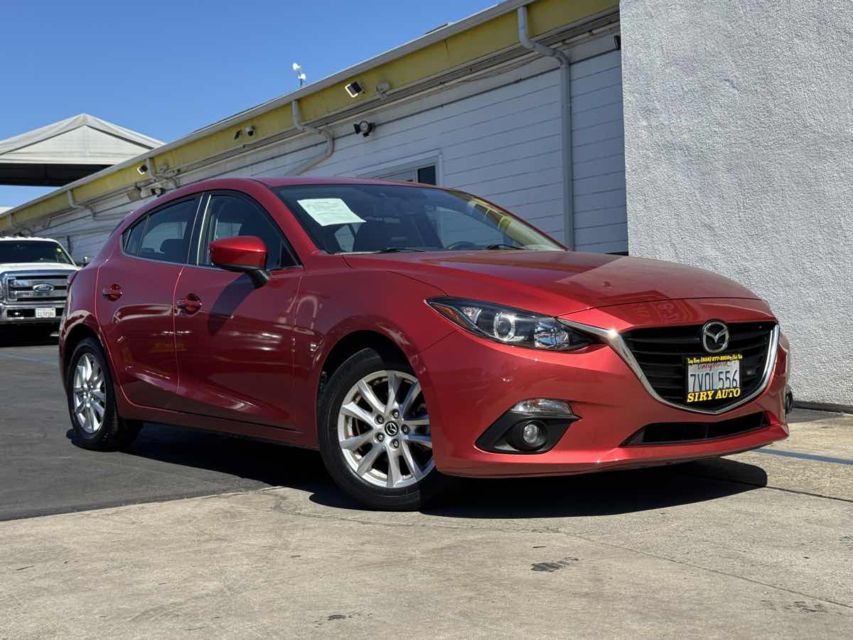 Photo 2 of this Mazda Mazda3