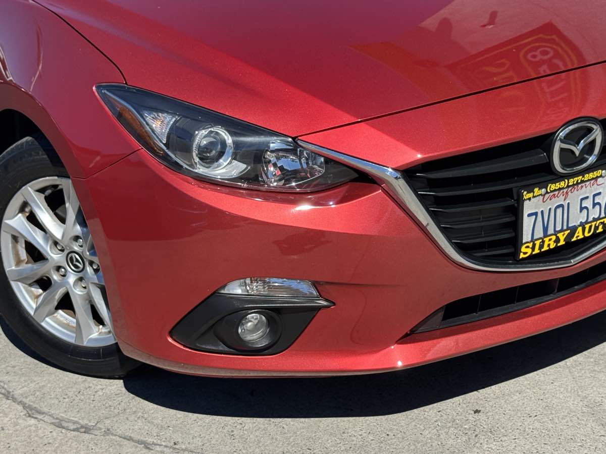 Photo 3 of this Mazda Mazda3
