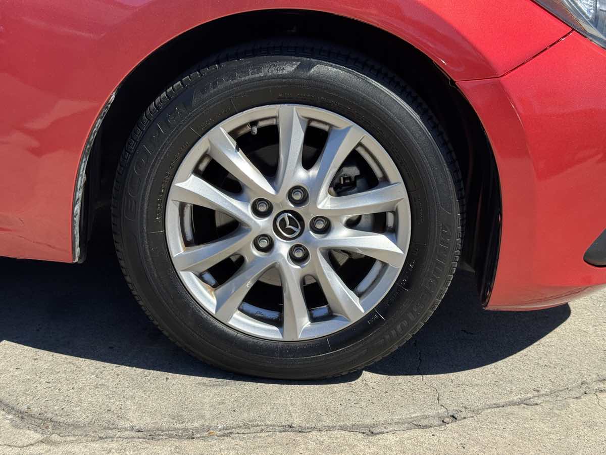 Photo 6 of this Mazda Mazda3