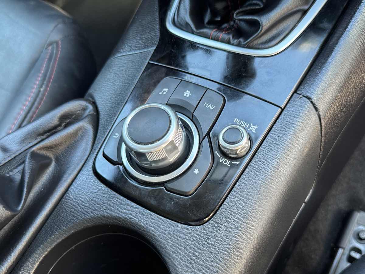 Photo 17 of this Mazda Mazda3