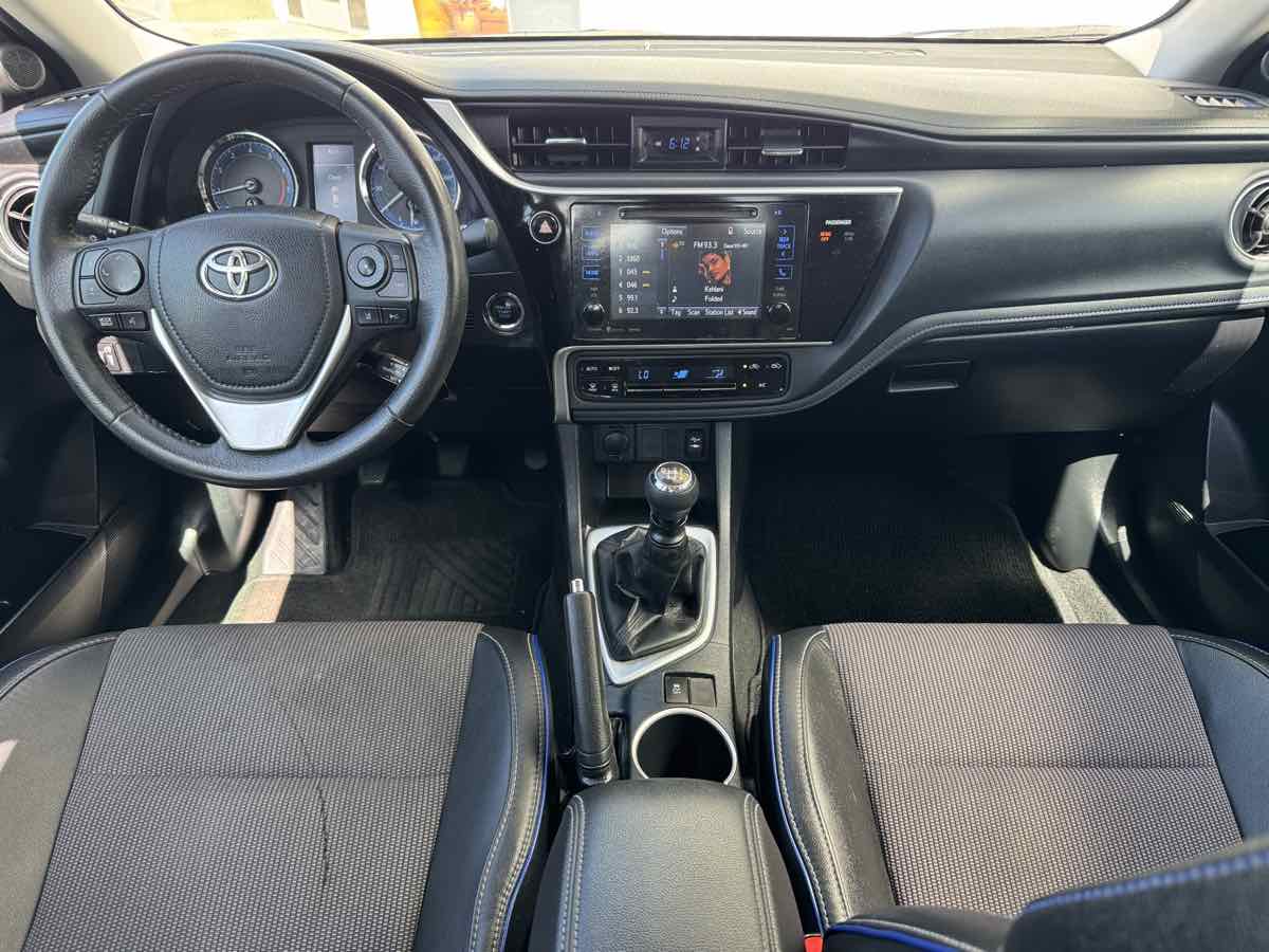 Photo 19 of this Toyota Corolla