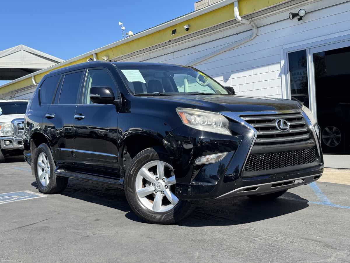 Photo 2 of this Lexus GX 460