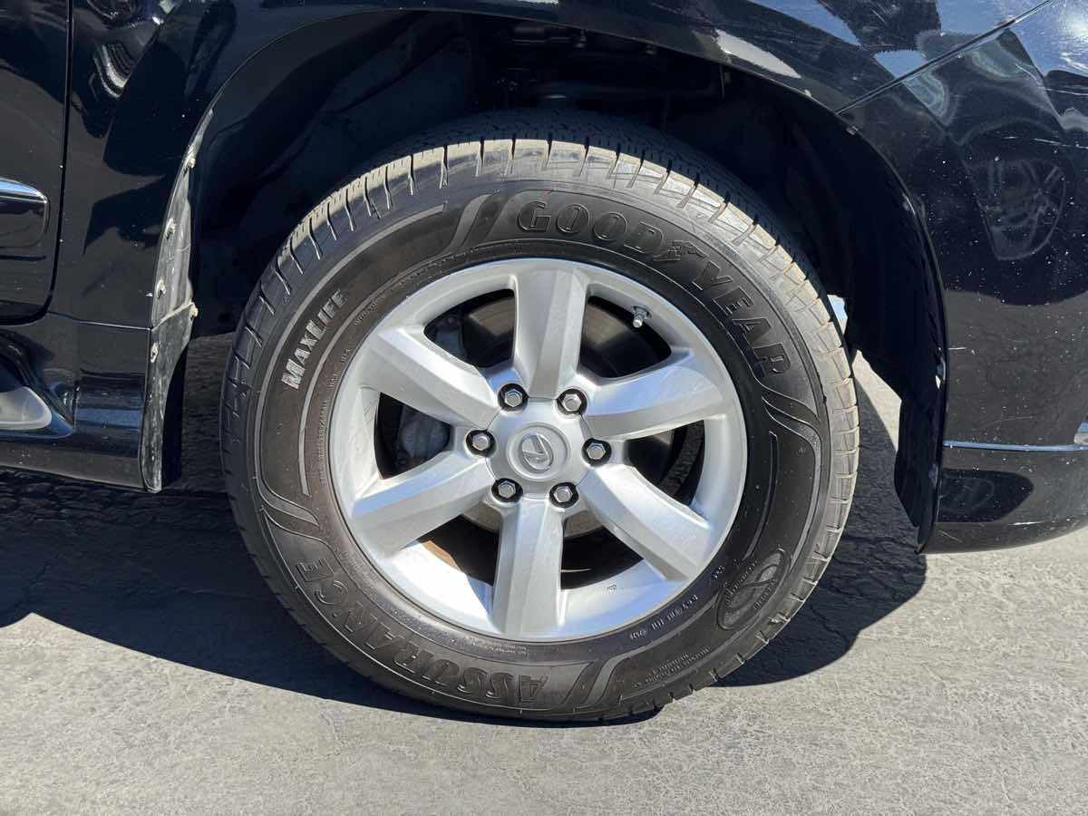 Photo 6 of this Lexus GX 460