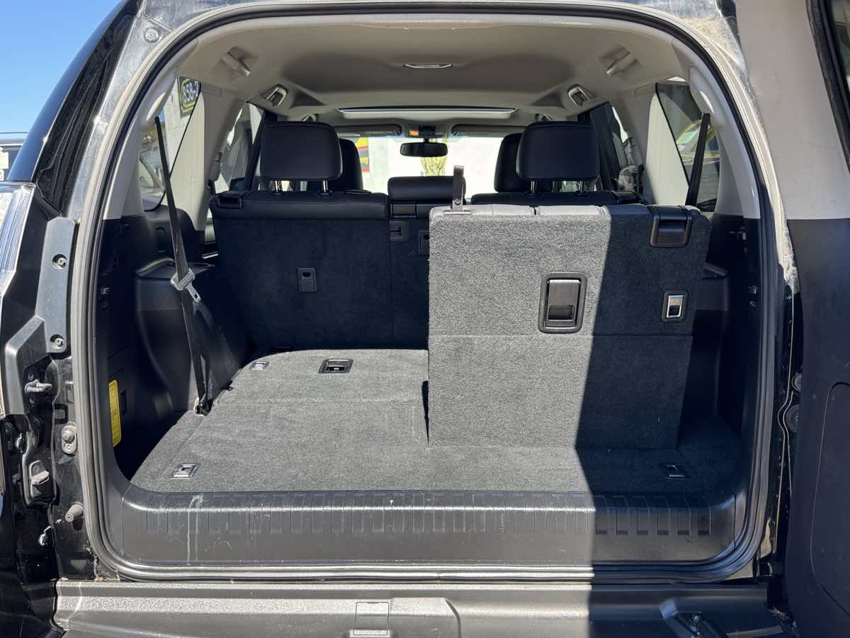 Photo 12 of this Lexus GX 460
