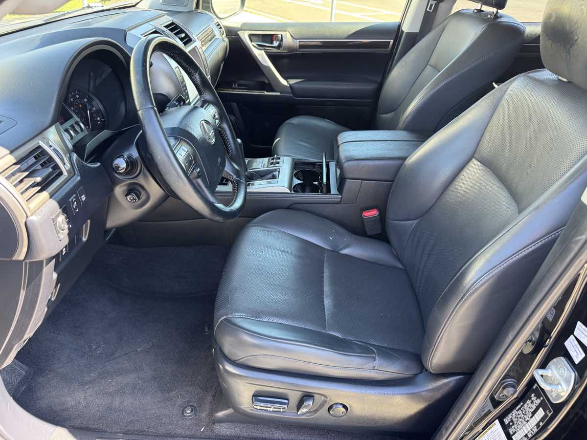 Photo 22 of this Lexus GX 460
