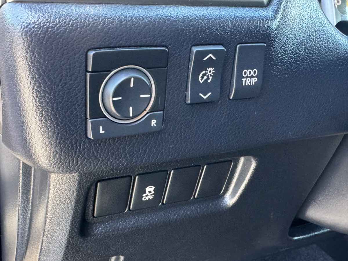 Photo 24 of this Lexus GX 460