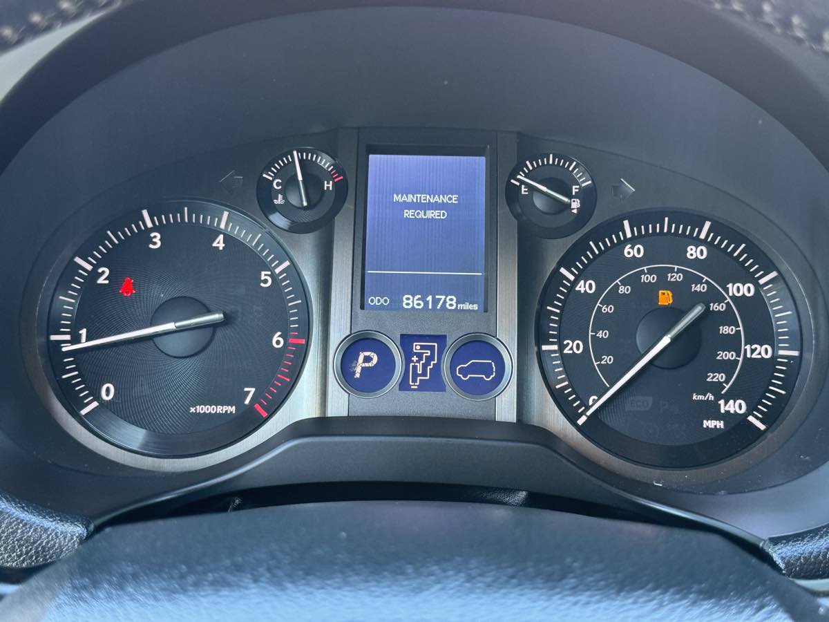 Photo 30 of this Lexus GX 460