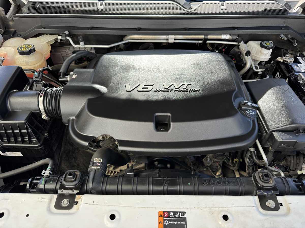 Photo 11 of this Chevrolet Colorado