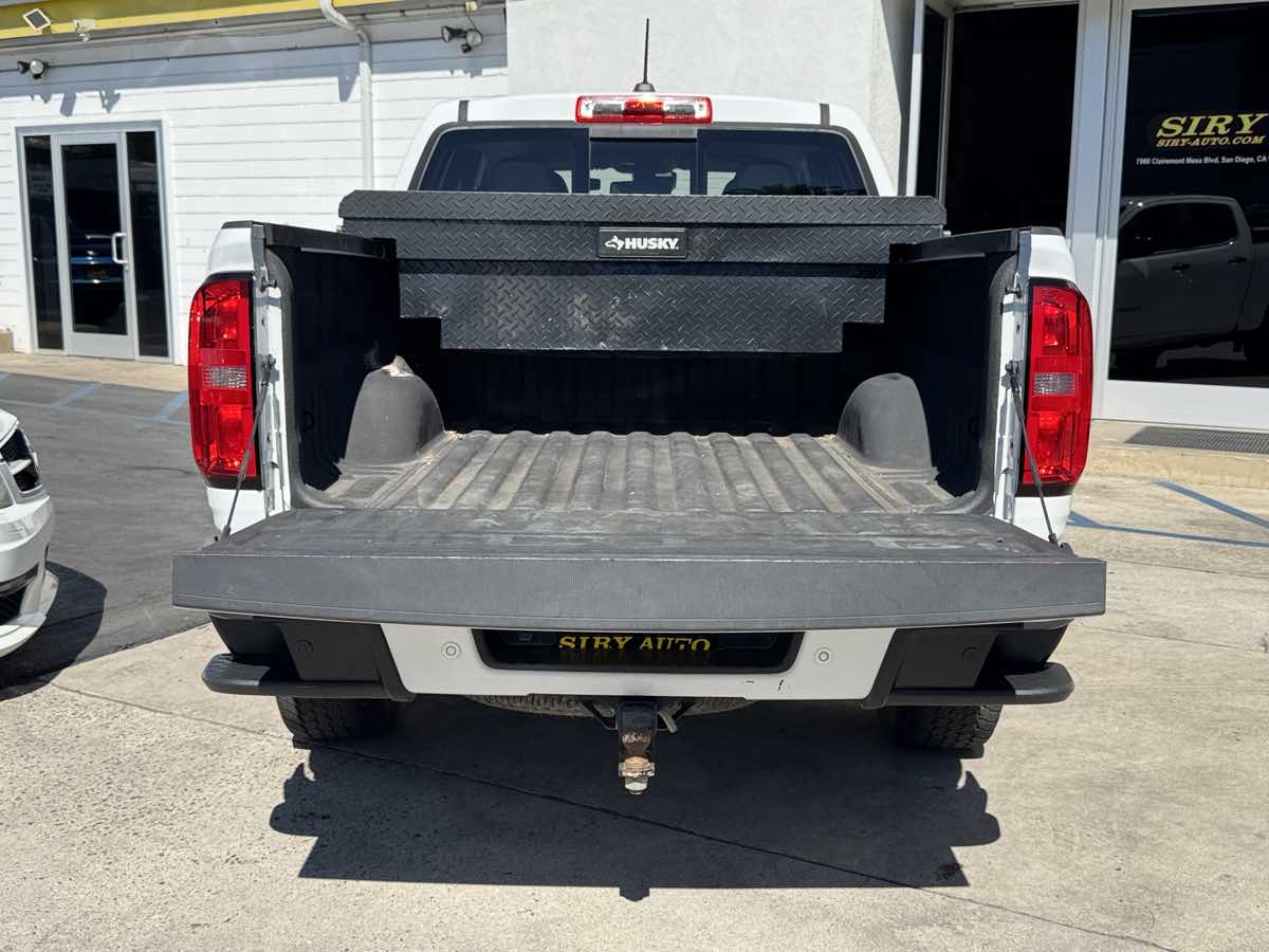 Photo 12 of this Chevrolet Colorado