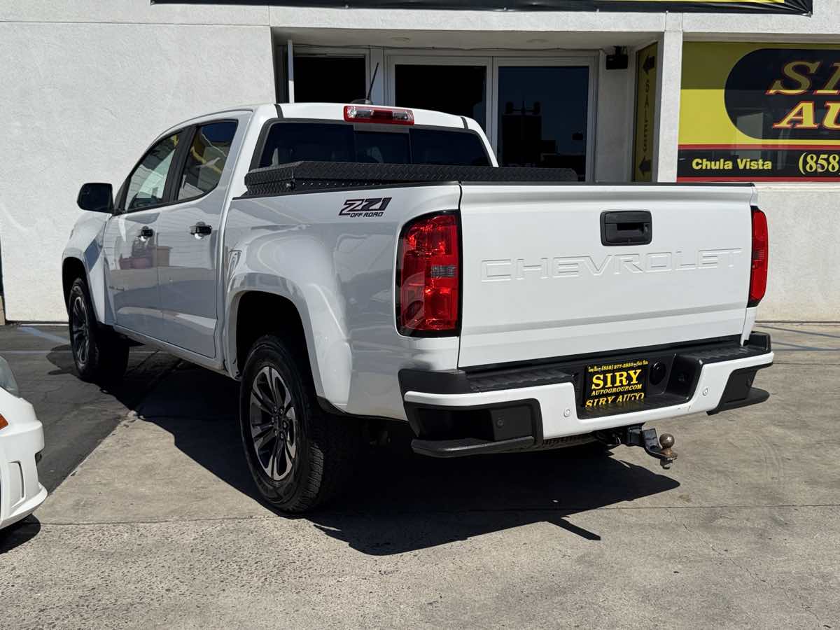Photo 13 of this Chevrolet Colorado