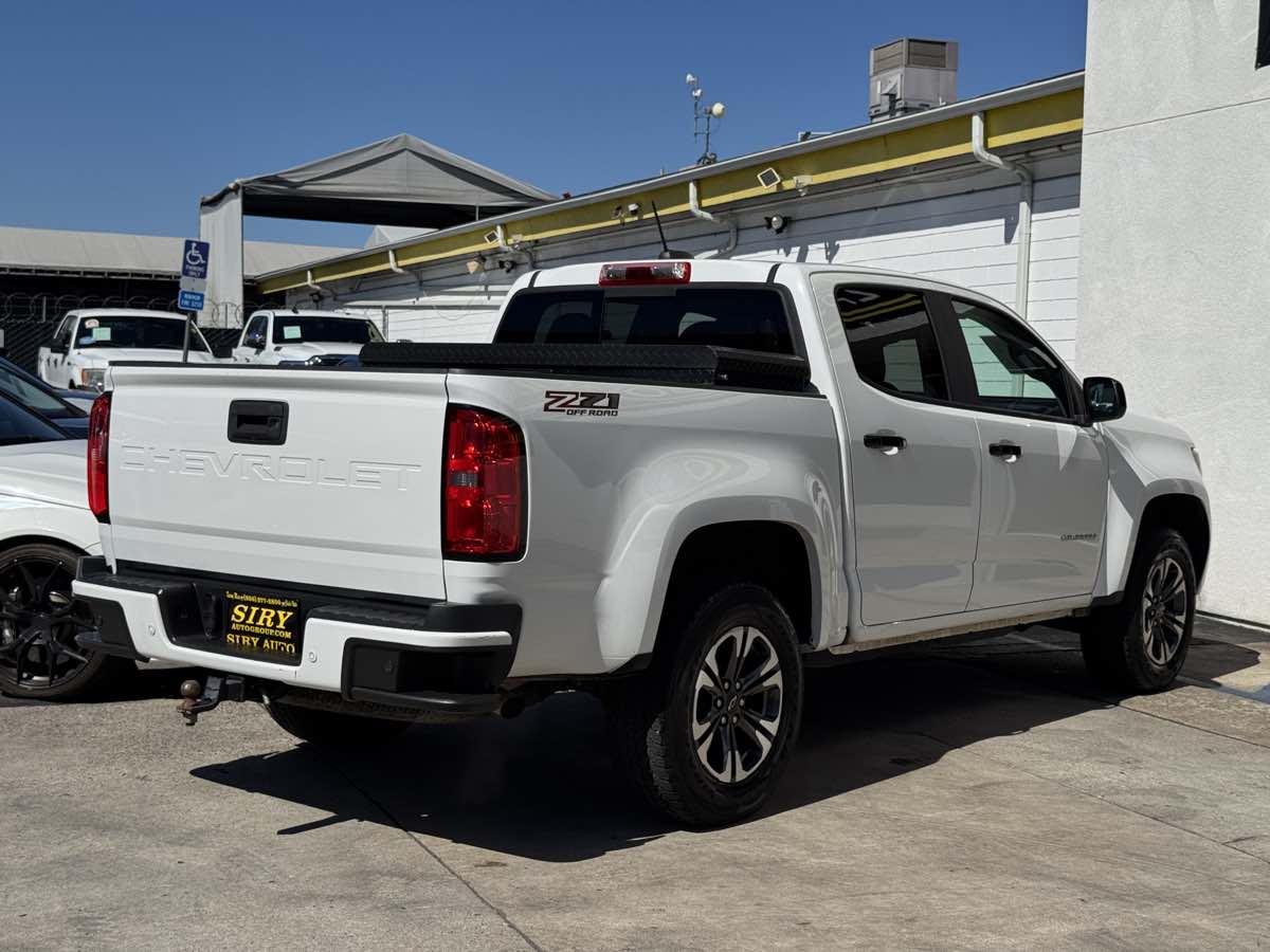 Photo 15 of this Chevrolet Colorado
