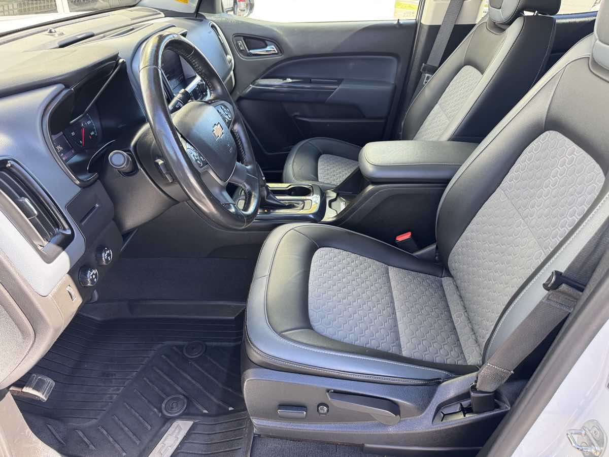 Photo 28 of this Chevrolet Colorado