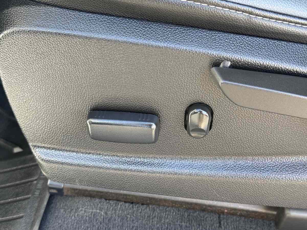Photo 29 of this Chevrolet Colorado