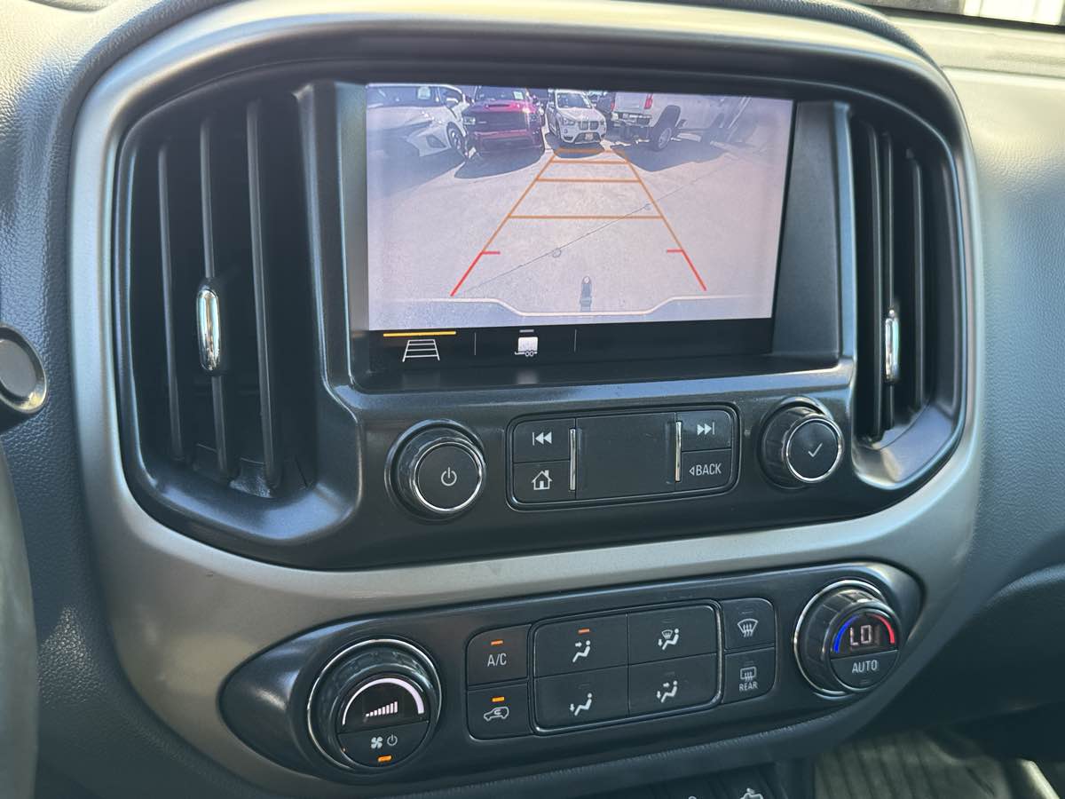 Photo 33 of this Chevrolet Colorado