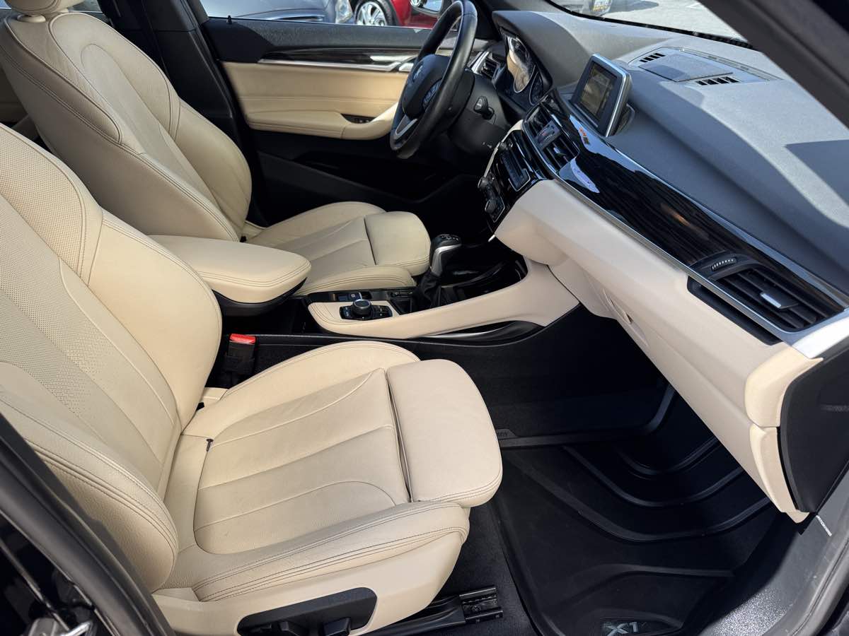 Photo 17 of this BMW X1