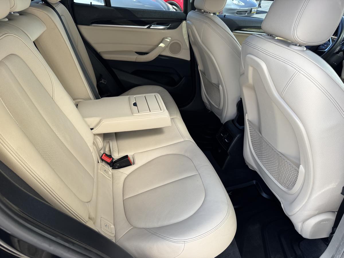 Photo 18 of this BMW X1