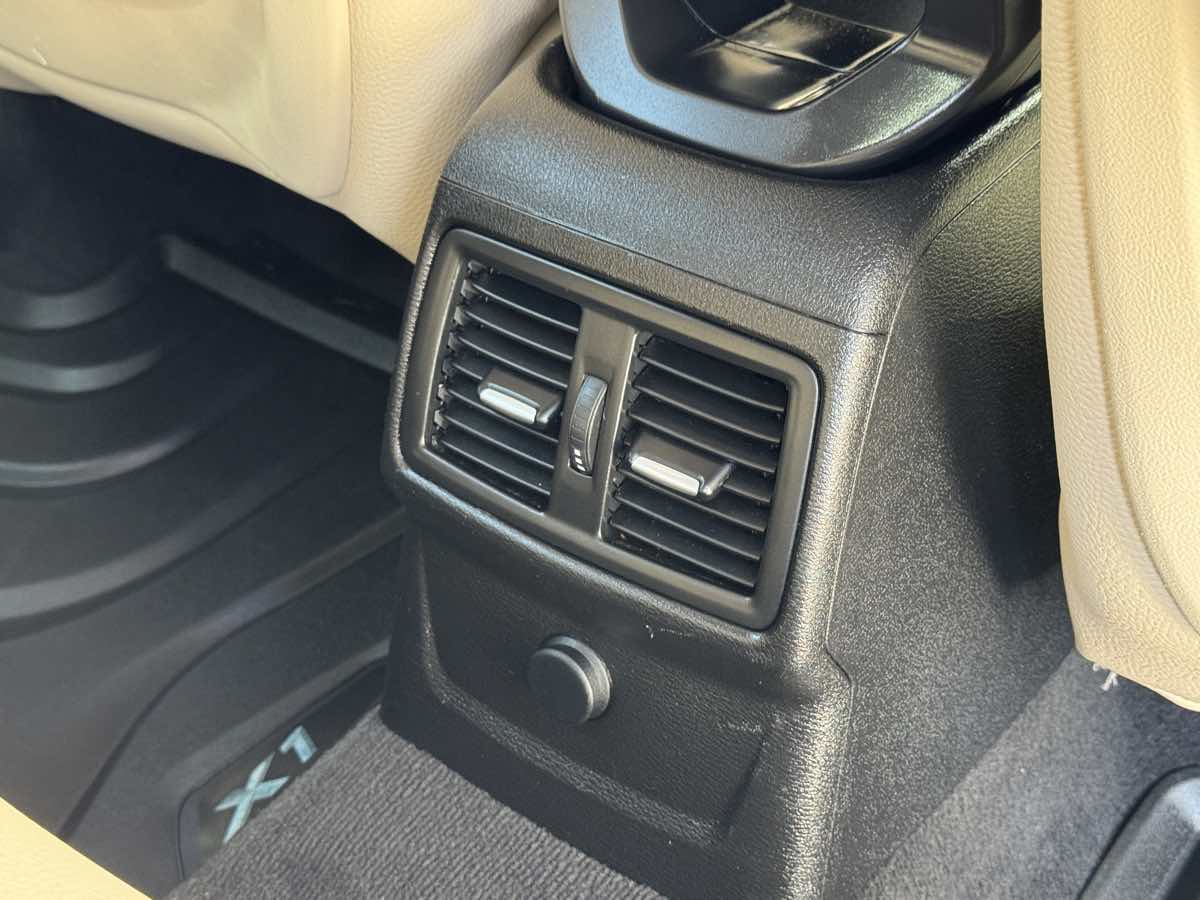 Photo 19 of this BMW X1