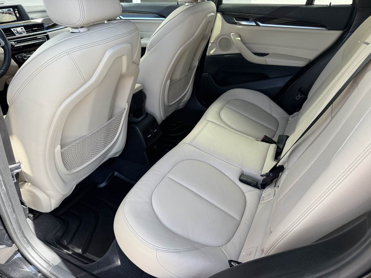 Photo 20 of this BMW X1