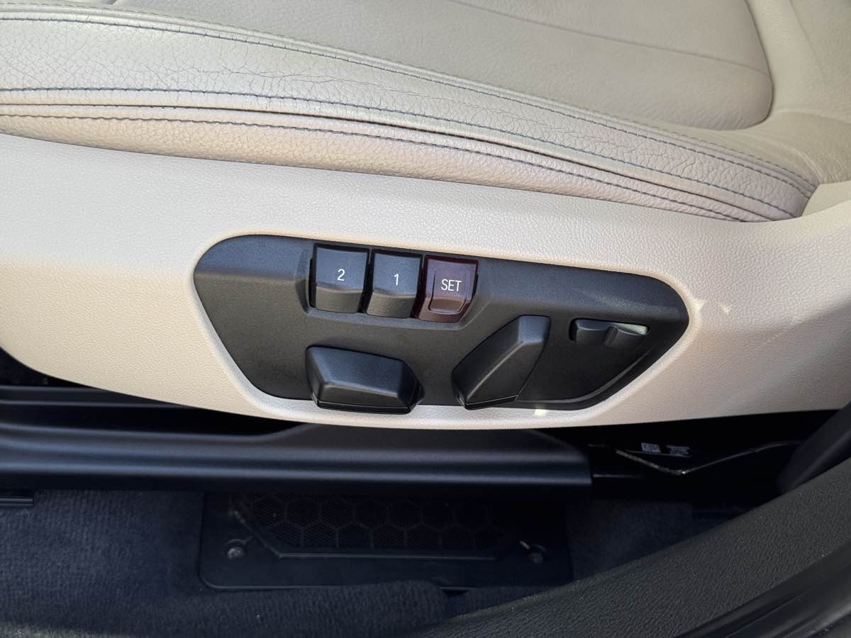 Photo 27 of this BMW X1