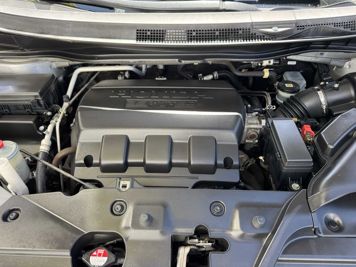 Photo 8 of this Honda Odyssey