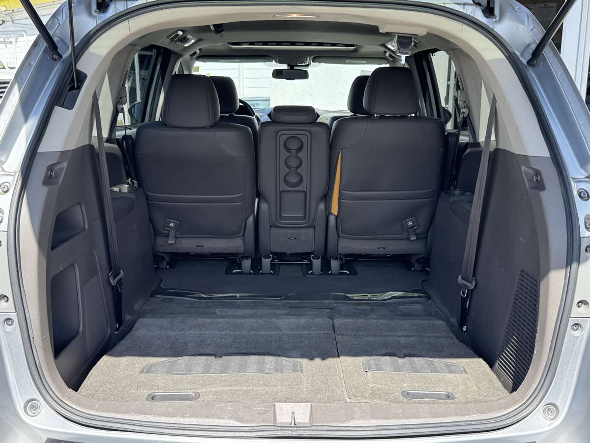 Photo 9 of this Honda Odyssey