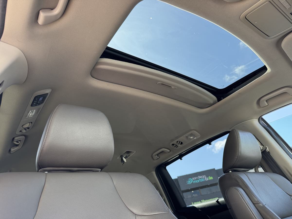 Photo 16 of this Honda Odyssey