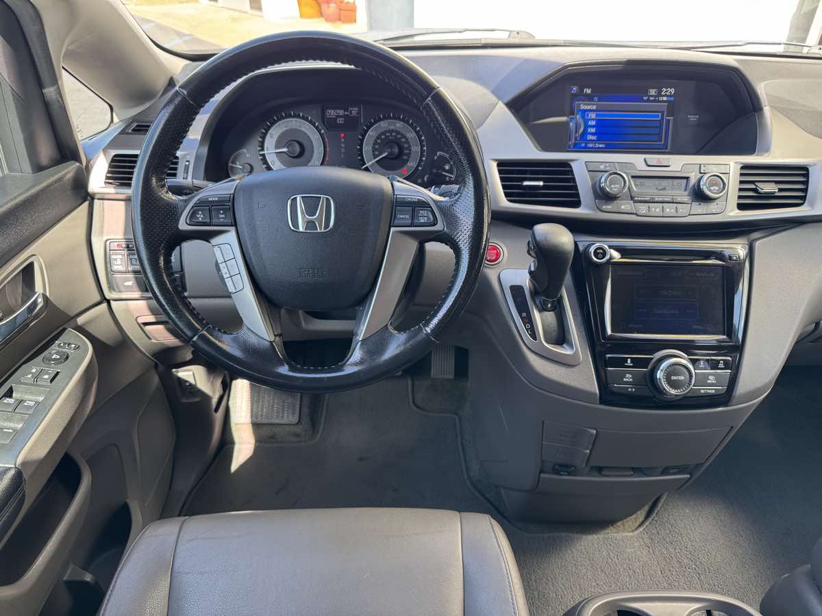Photo 22 of this Honda Odyssey