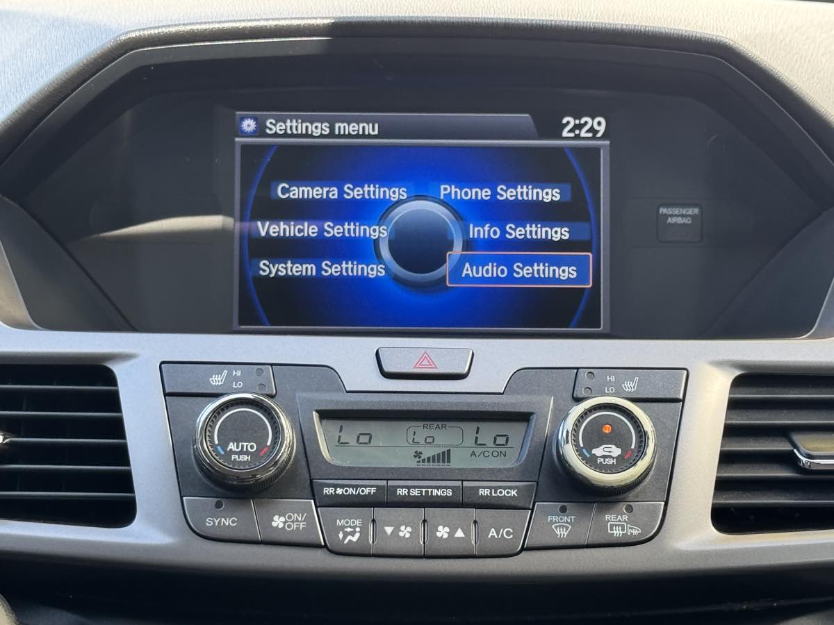 Photo 23 of this Honda Odyssey